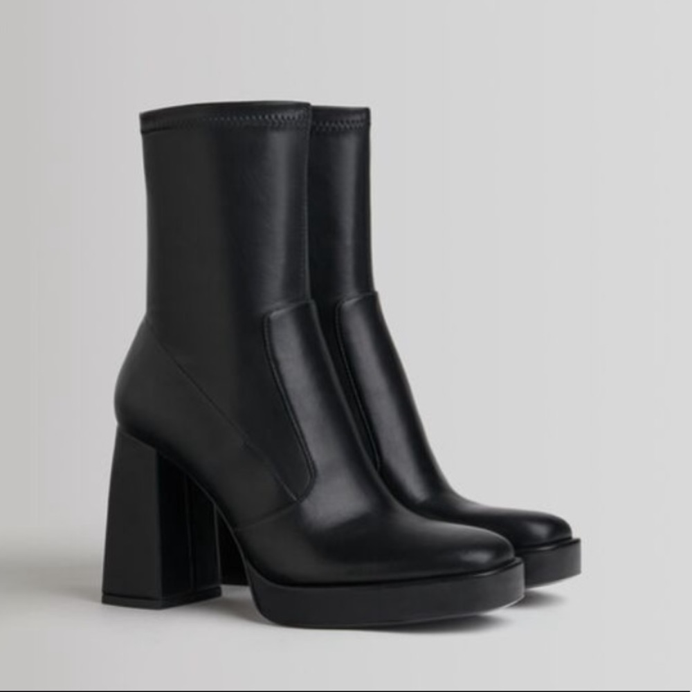 Bershka Fitted high-heel platform ankle boots size 6.5 trendy